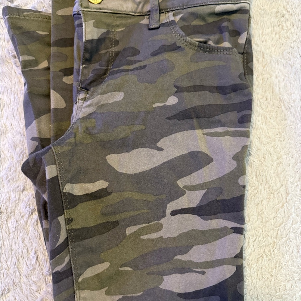 Express Women’s Camouflage Ankle Jeggings